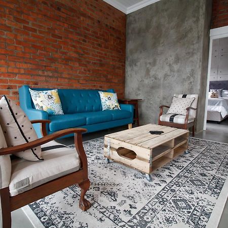 Rustic Retreat Apartment In เดอร์บันวิลล์ ภายนอก รูปภาพ